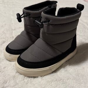 Cat & Jack ‘Keaton’ Gray and Black quilted Kids Snow Boots